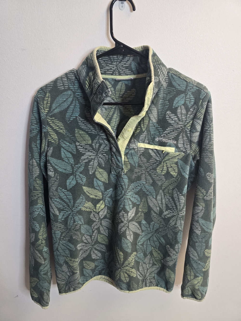 Columbia Men's Leaf-Print Zip Pullover in Green and Teal